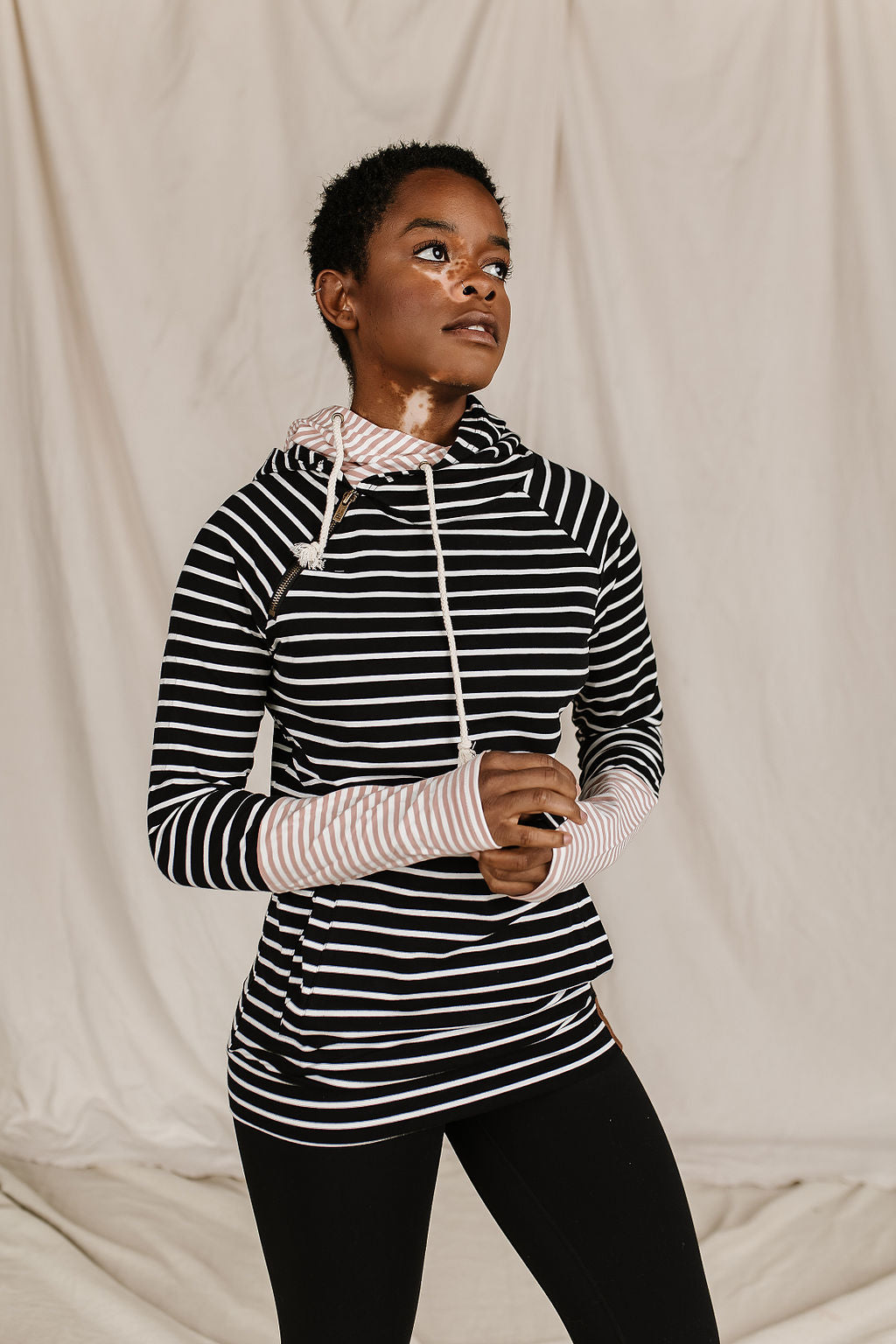 BEVIQUEEN DoubleHood™ Sweatshirt - Line It Up Black & Pink