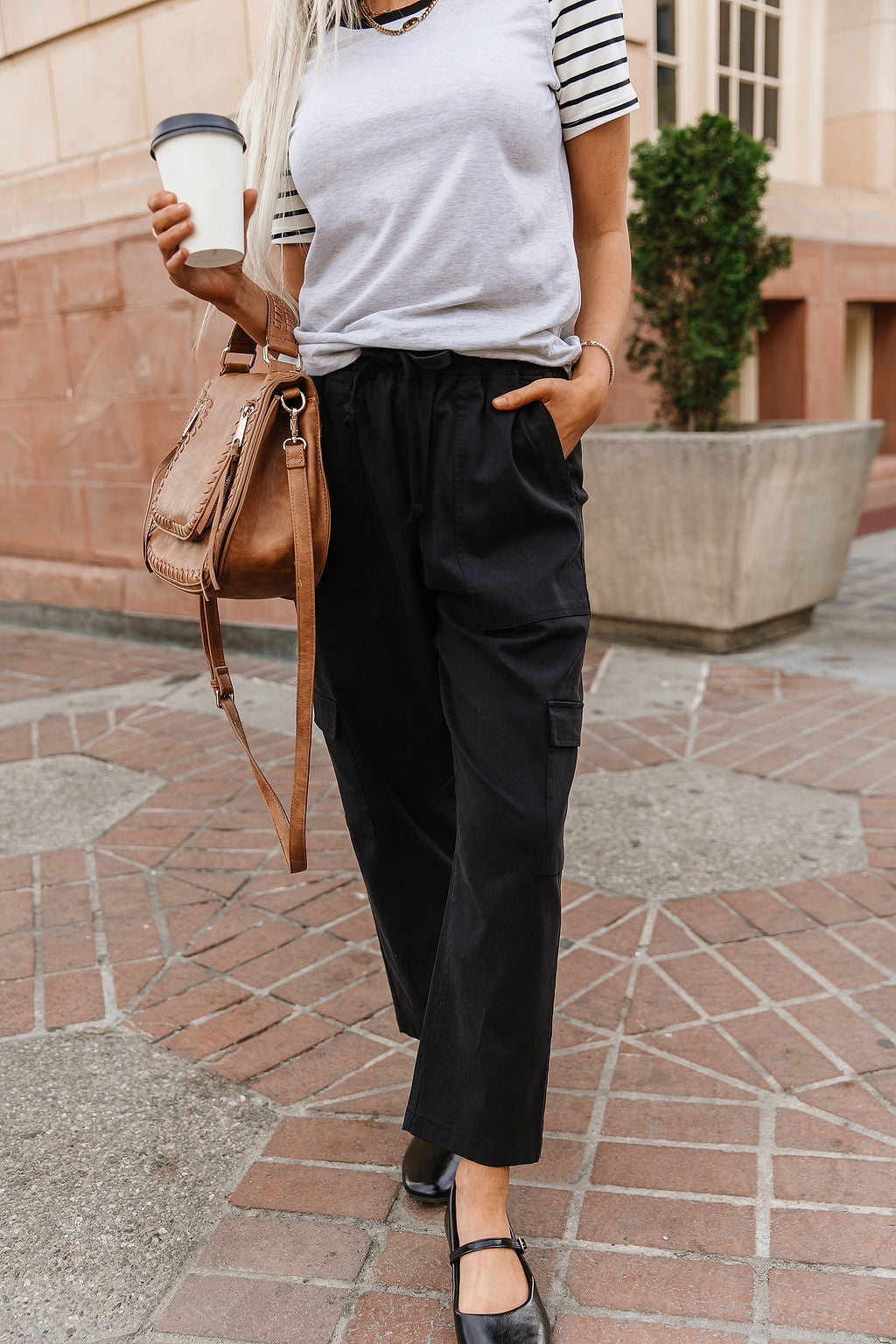 BEVIQUEEN Cargo Cutie Crop Pant - Black
