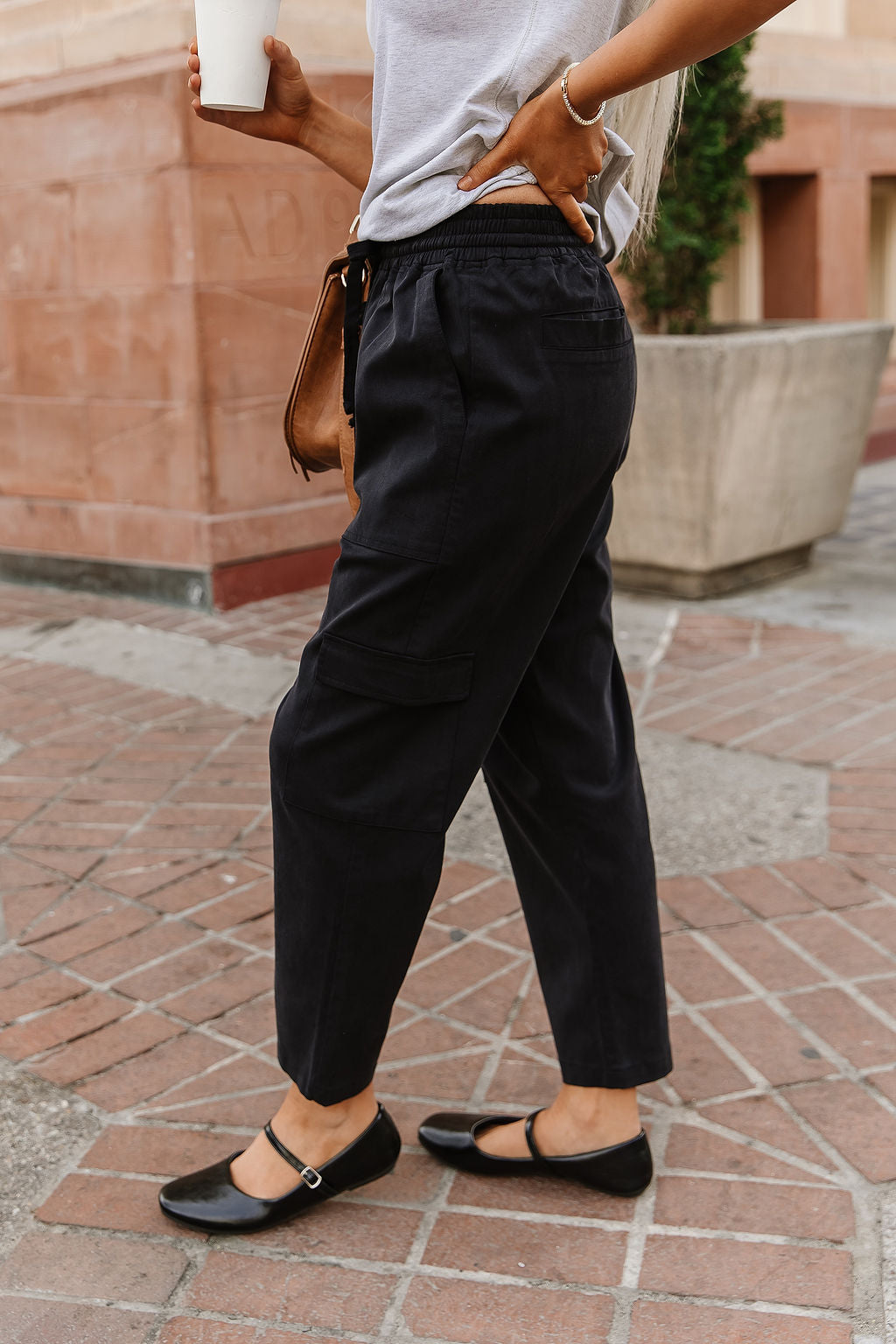 BEVIQUEEN Cargo Cutie Crop Pant - Black