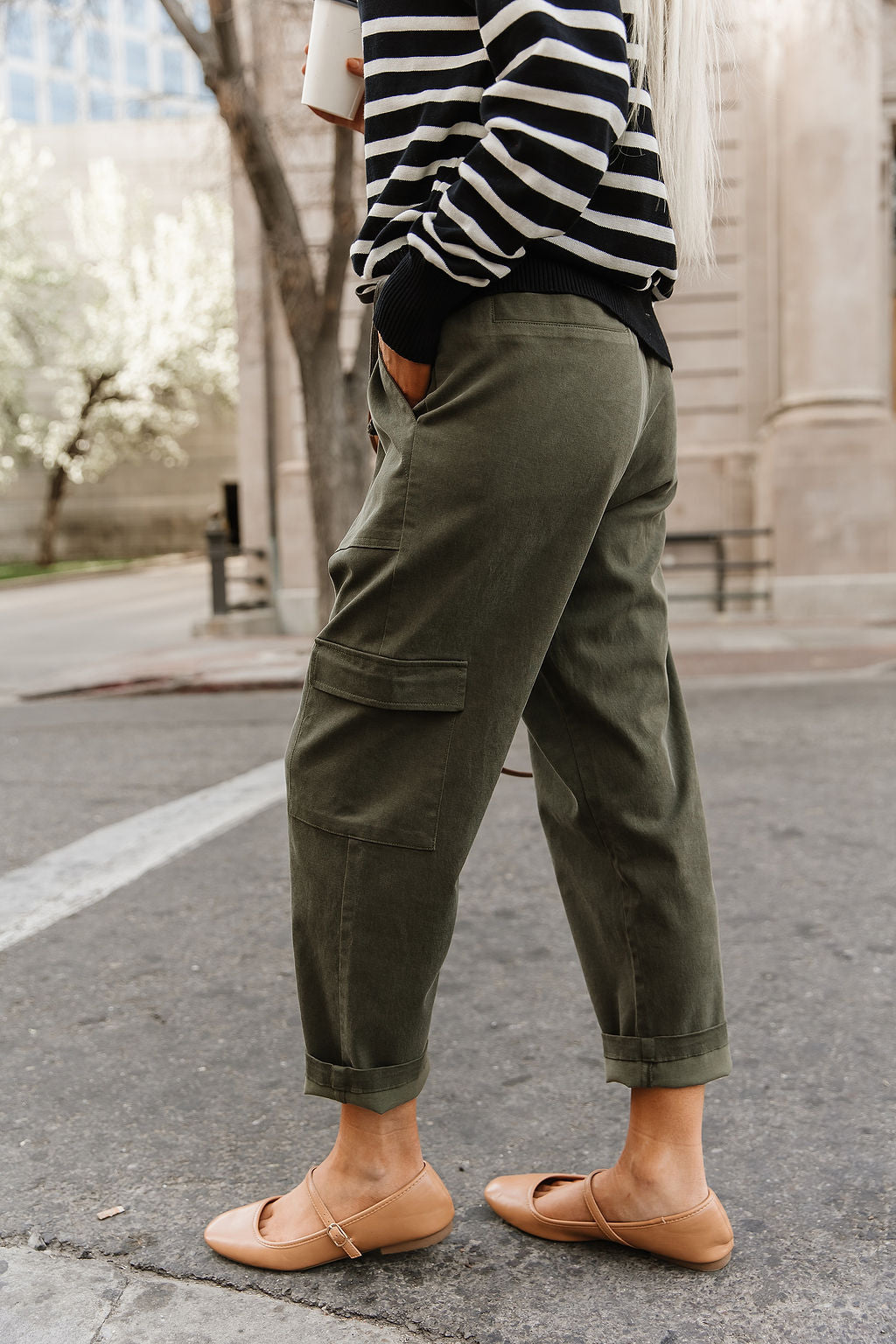 BEVIQUEEN Cargo Cutie Crop Pant - Olive