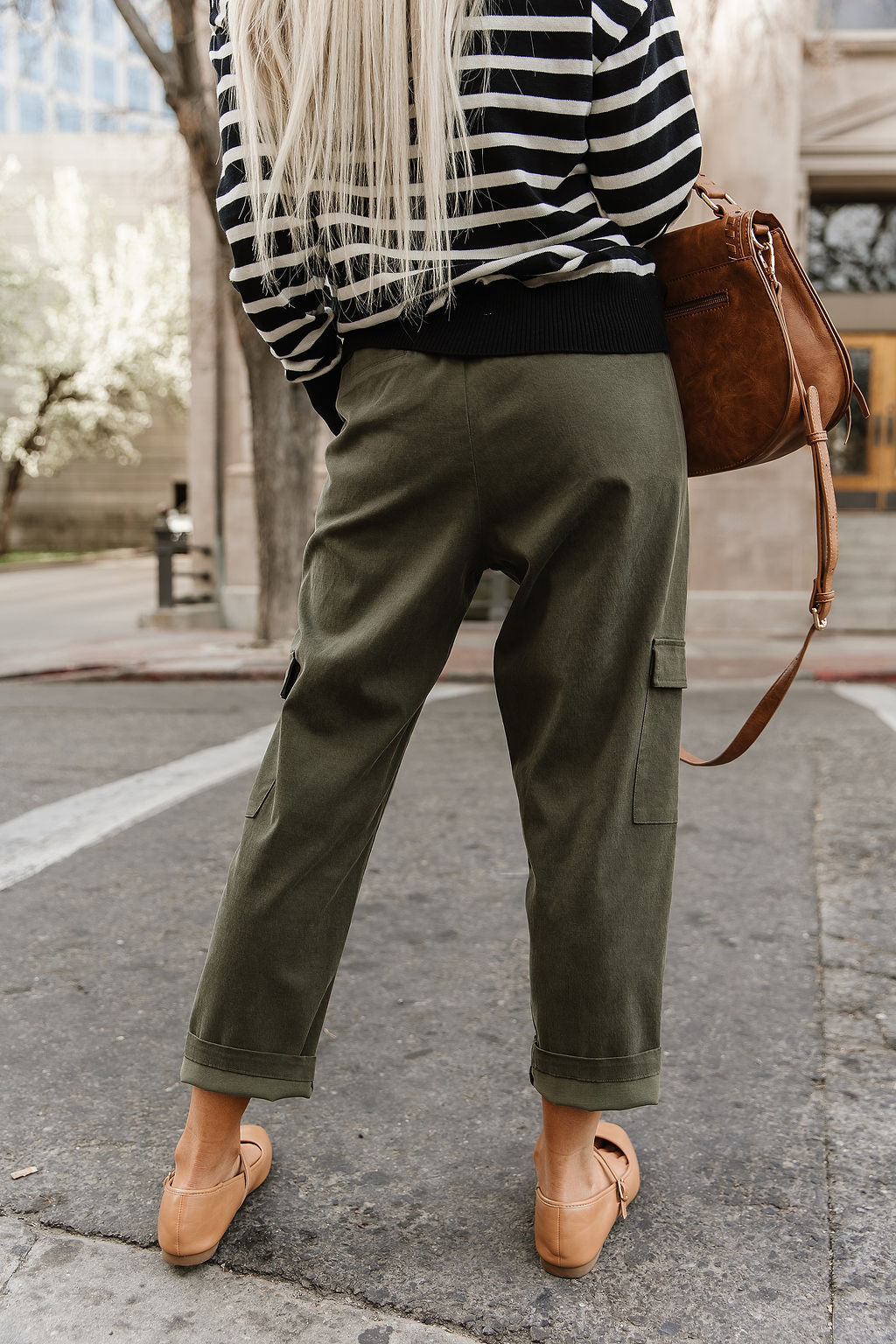 BEVIQUEEN Cargo Cutie Crop Pant - Olive