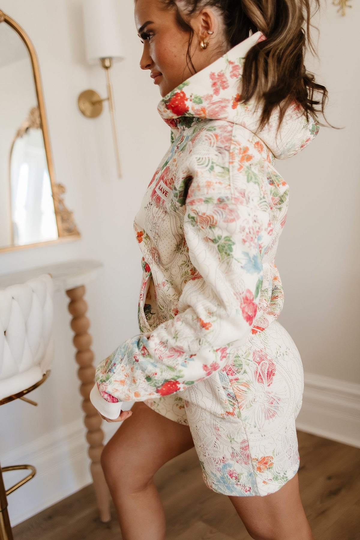 BEVIQUEEN Comfort Zone Hoodie - Mon Amour