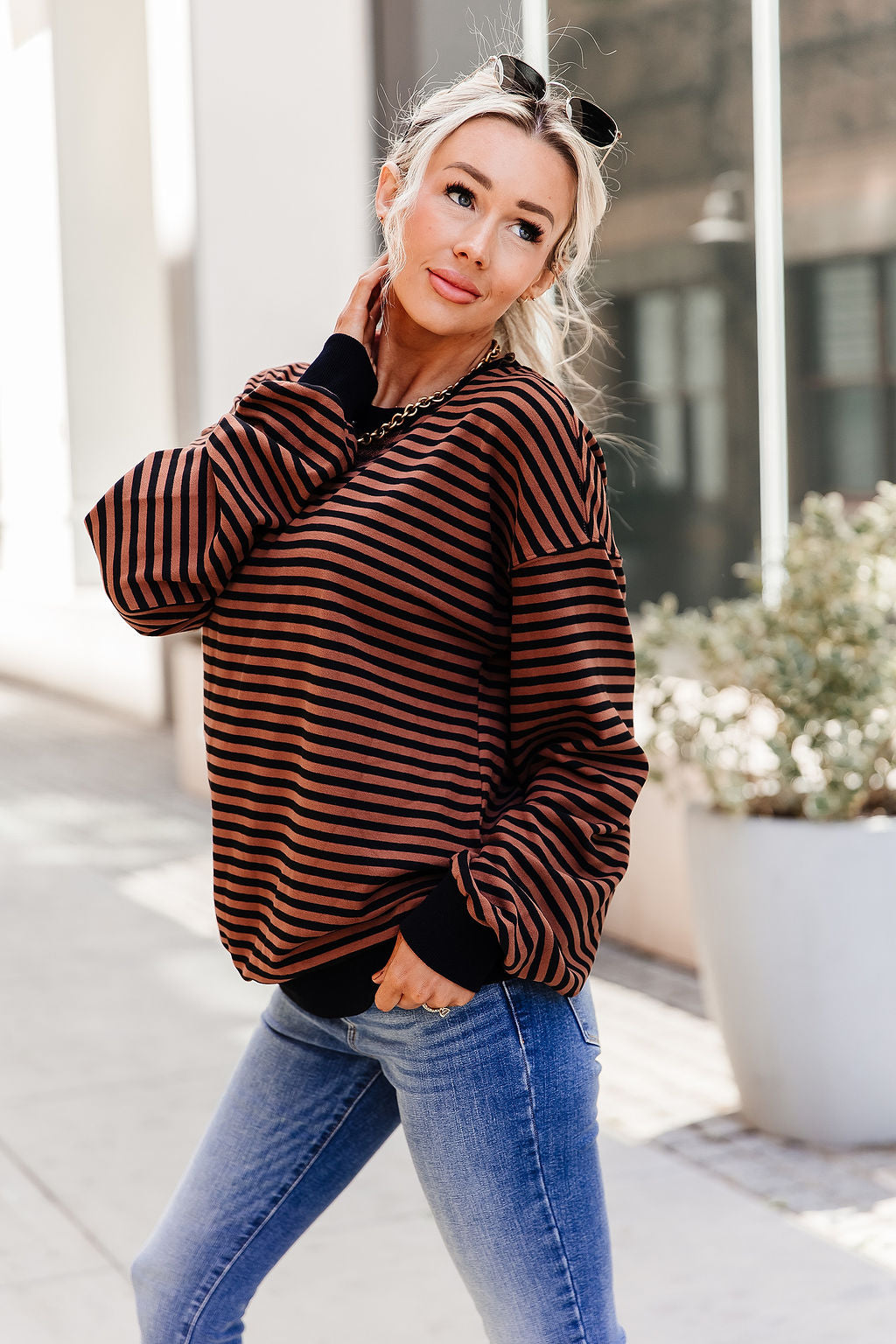 BEVIQUEEN Performance Fleece University Pullover - Chai Stripe