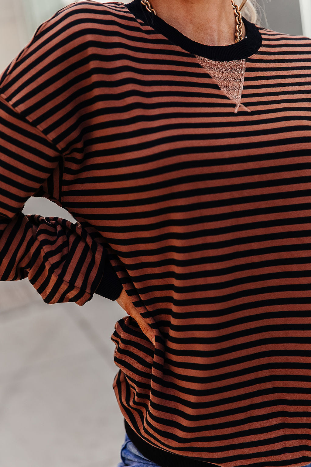 BEVIQUEEN Performance Fleece University Pullover - Chai Stripe