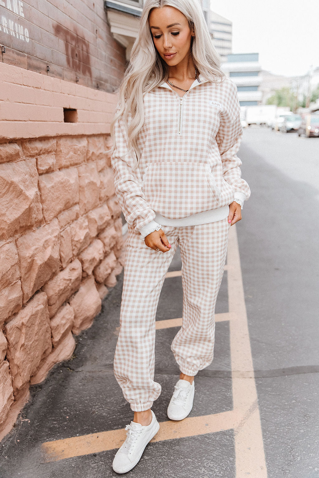 BEVIQUEEN Comfort Zone HalfZip - Gingham Lace