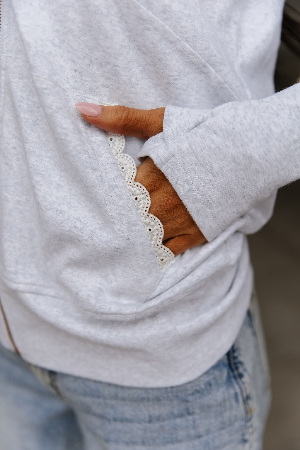 BEVIQUEEN FullZip Sweatshirt - Morning Mist