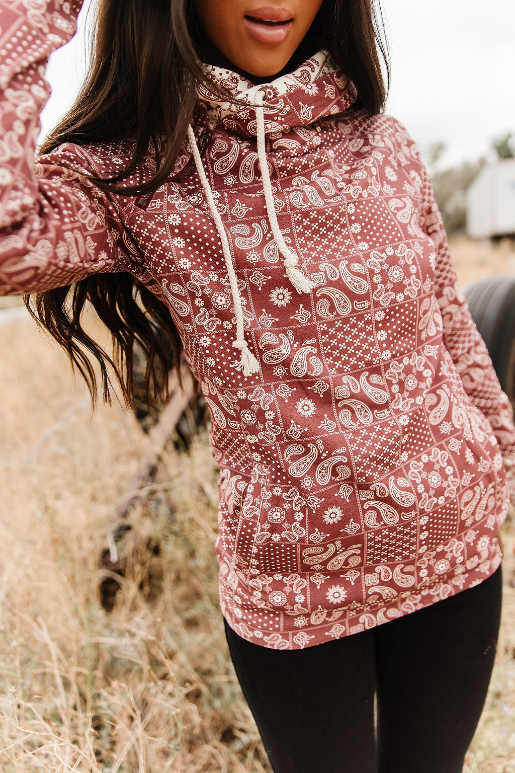 BEVIQUEEN DoubleHood™ Sweatshirt - Cowboy Kisses
