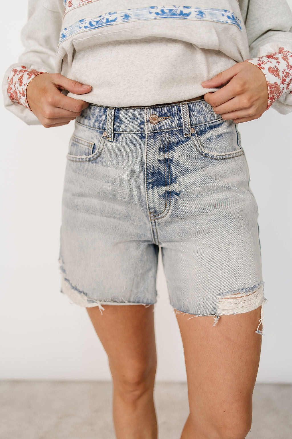 BEVIQUEEN Ampersand 410 Denim Shorts