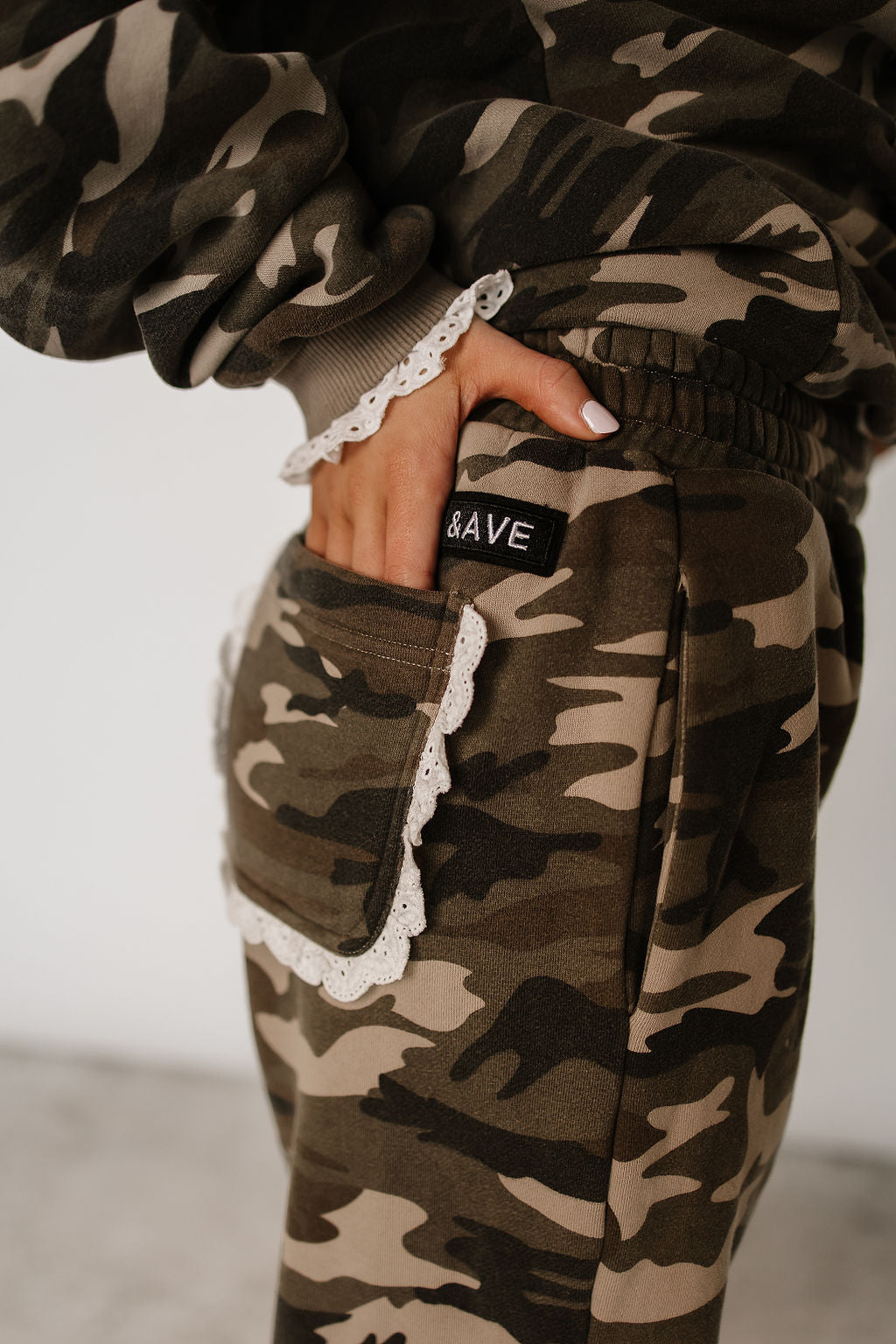 BEVIQUEEN Comfort Zone Joggers - Camo Lace