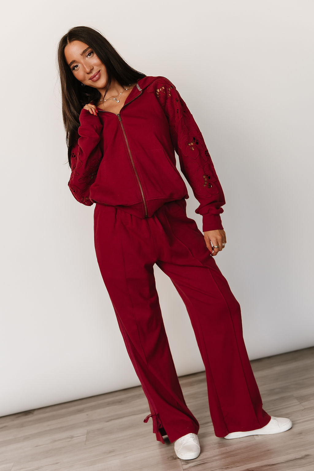BEVIQUEEN Wide Leg Bow Comfs - Love Story Crimson
