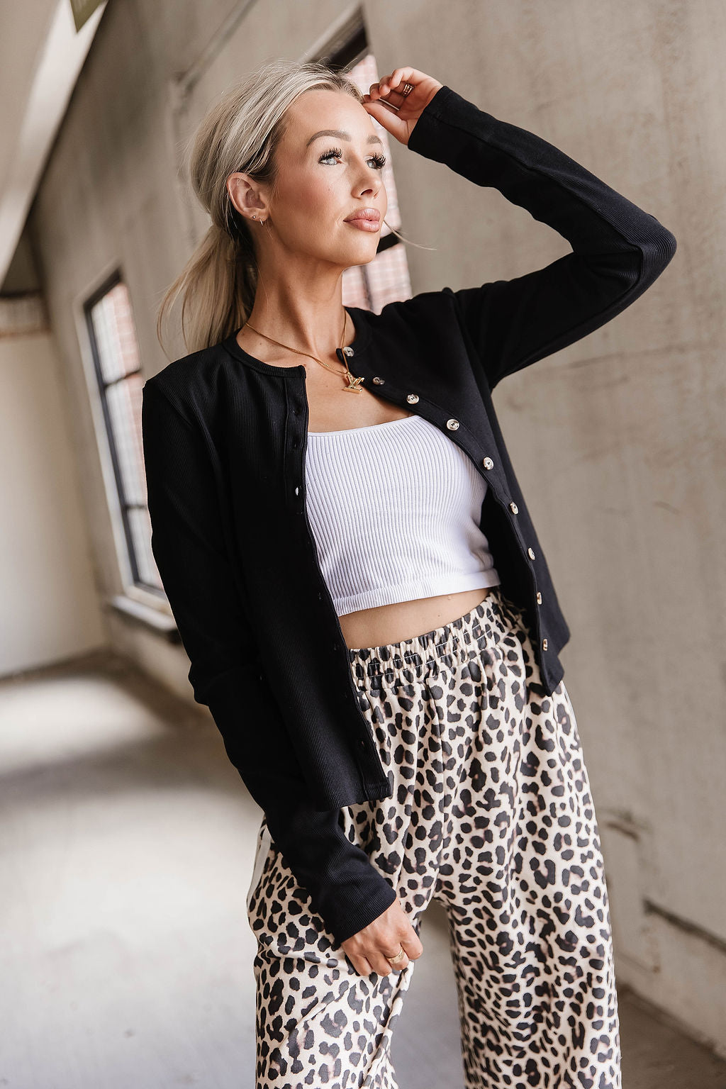 BEVIQUEEN Button Front Long Sleeve Lulu - Black