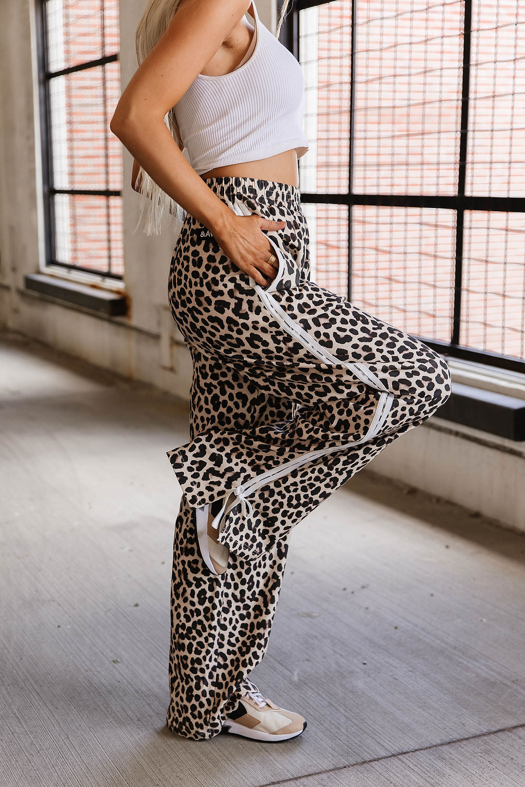 BEVIQUEEN Wide Leg Bow Comfs - Wild Card
