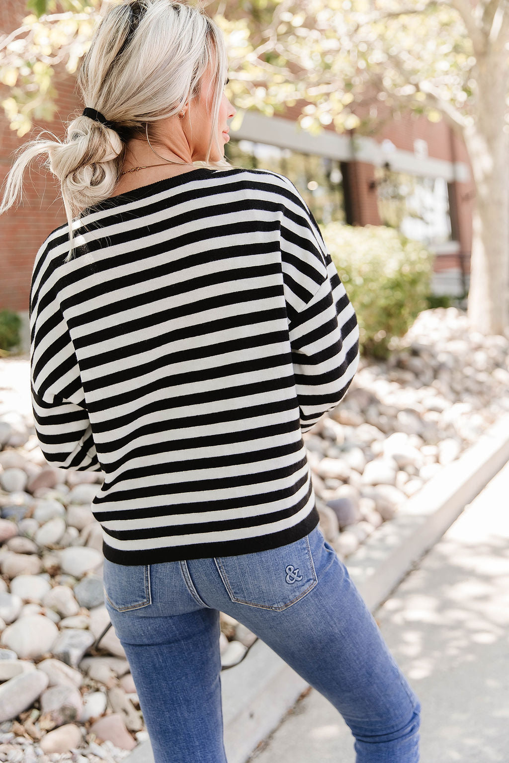 BEVIQUEEN Classic Cardigan - Fine Lines