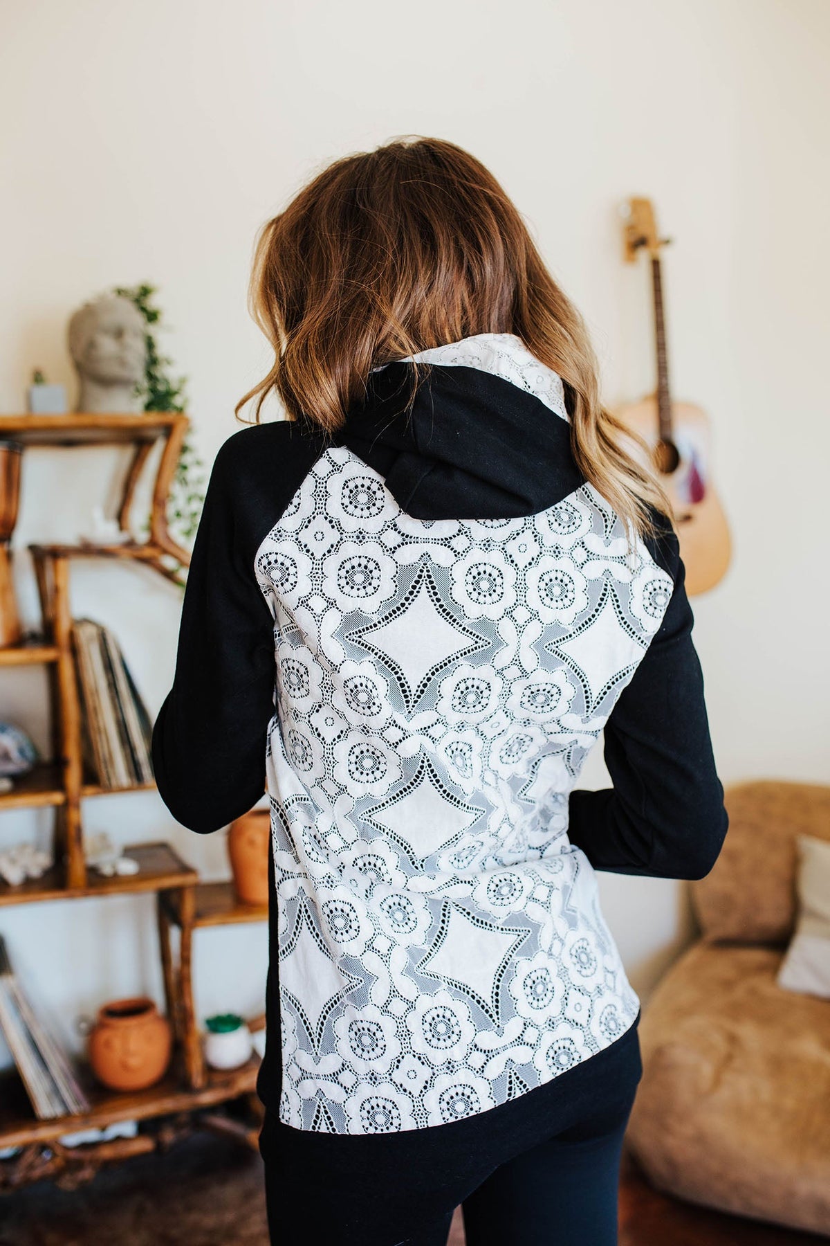 BEVIQUEEN DoubleHood™ Sweatshirt - Lovely Lace Black