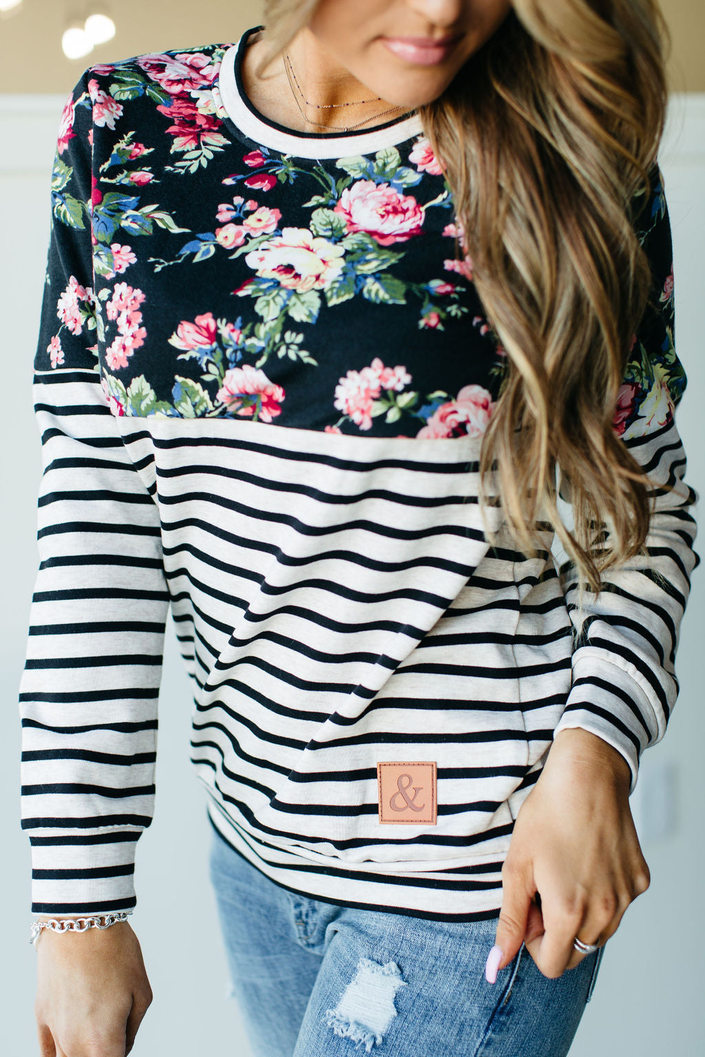 BEVIQUEEN Accent Pullover - Midnight Floral
