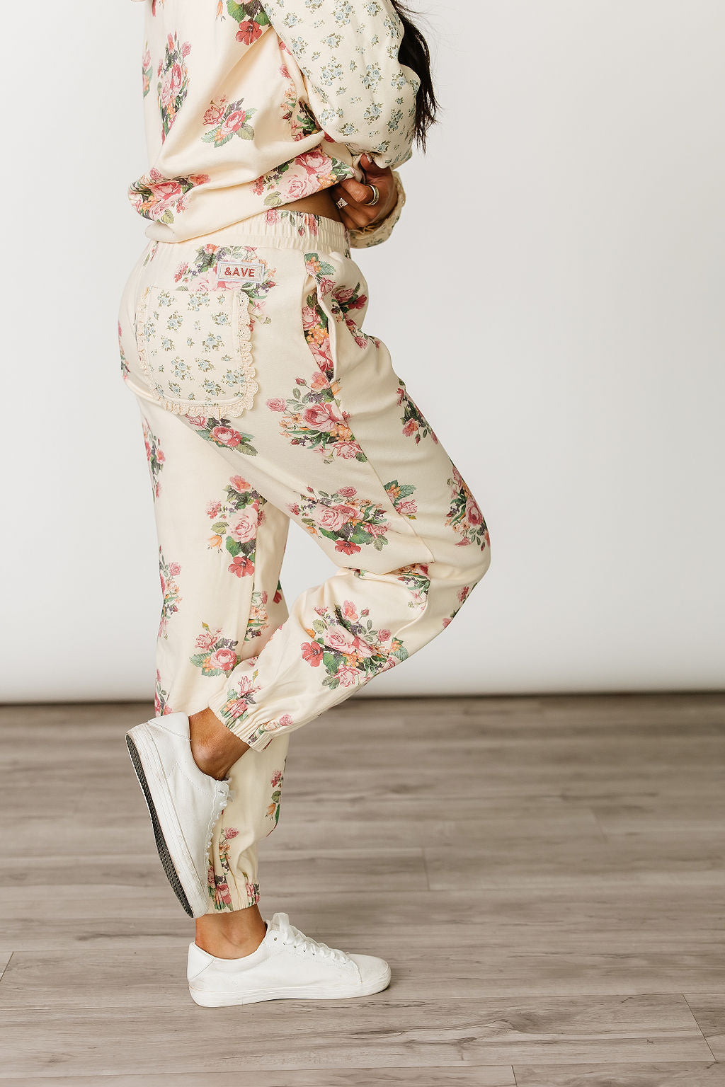 BEVIQUEEN Lace Pocket Joggers - Golden Hour Garden