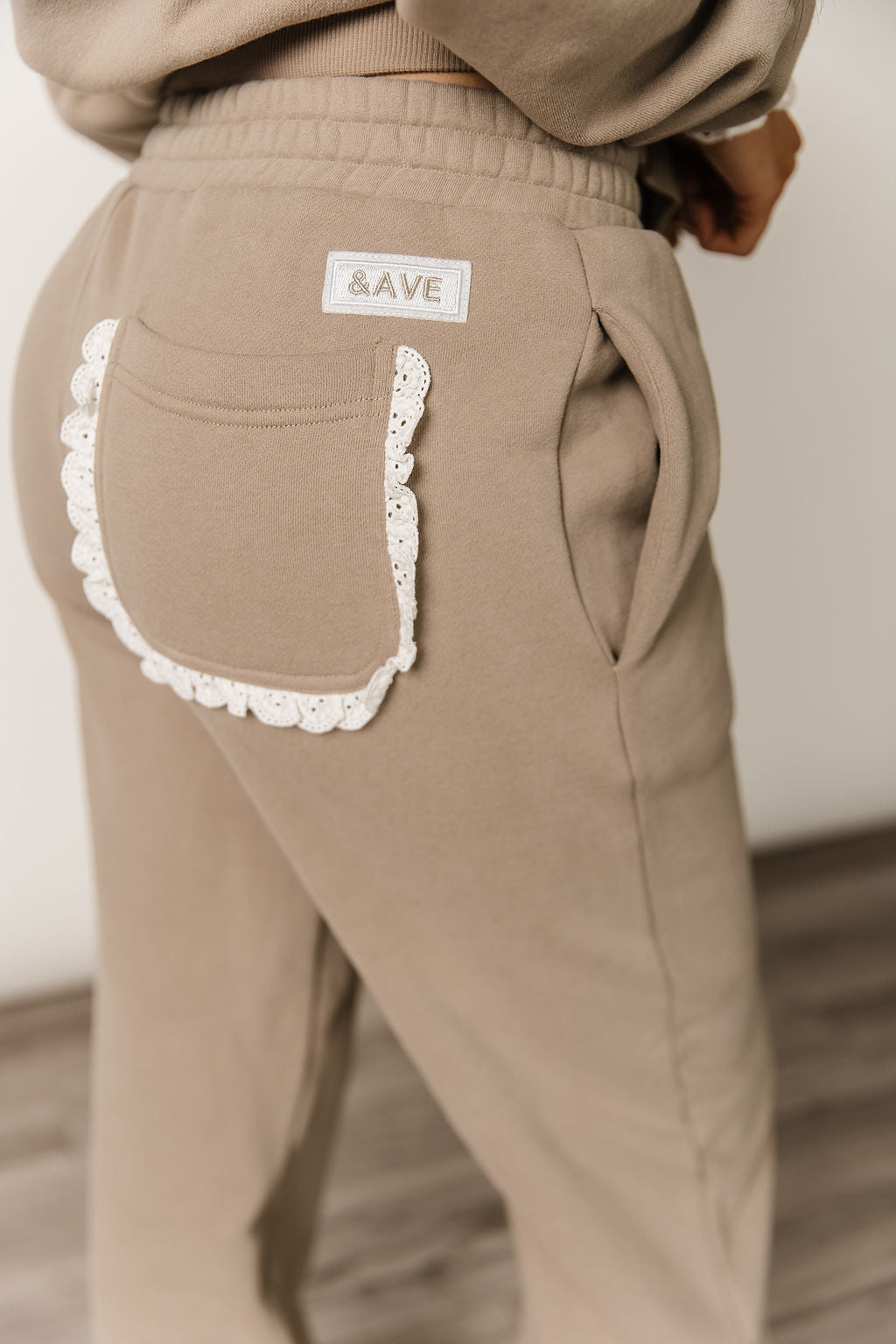 BEVIQUEEN Comfort Zone Joggers - Mocha Lace