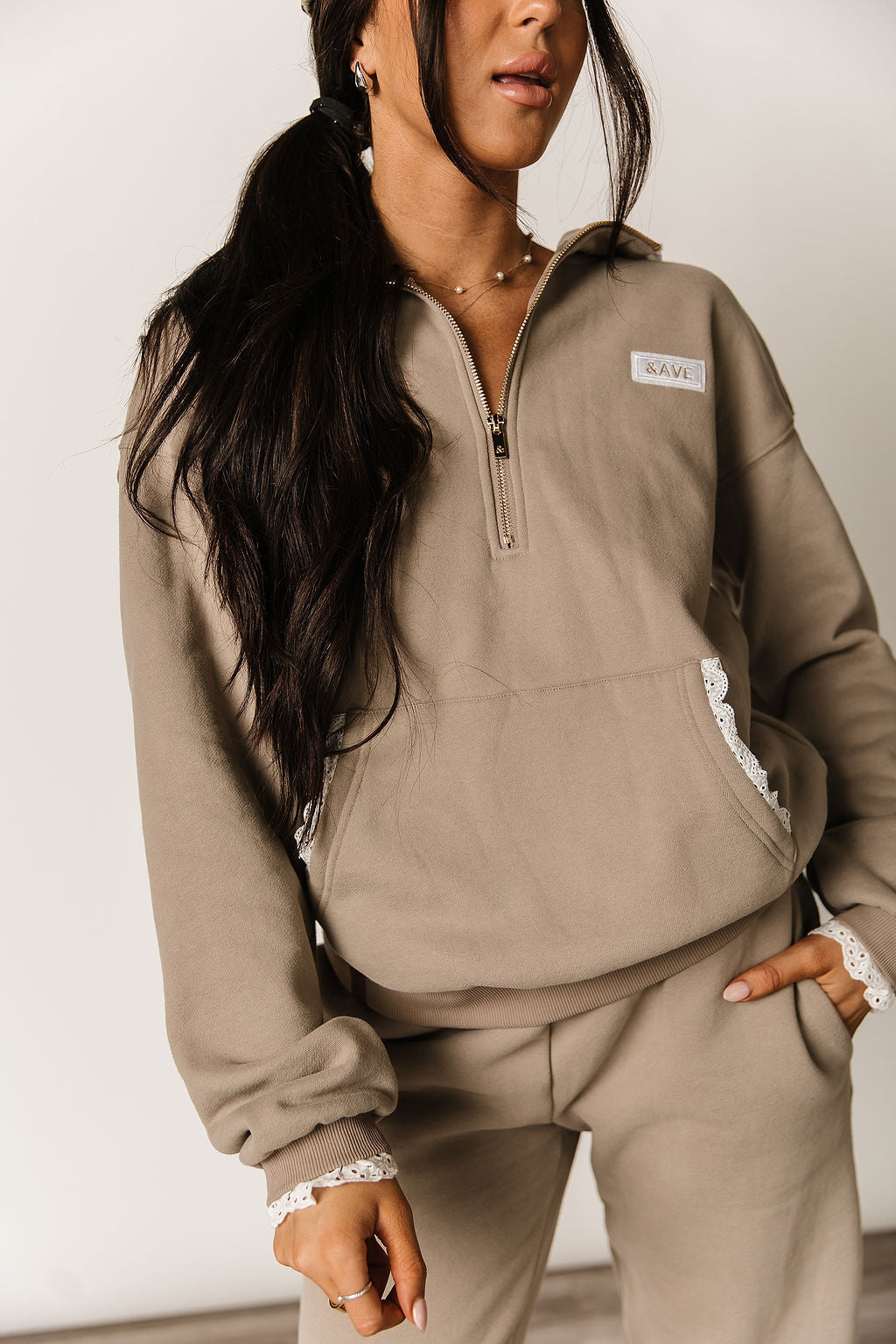 BEVIQUEEN Comfort Zone HalfZip - Mocha Lace