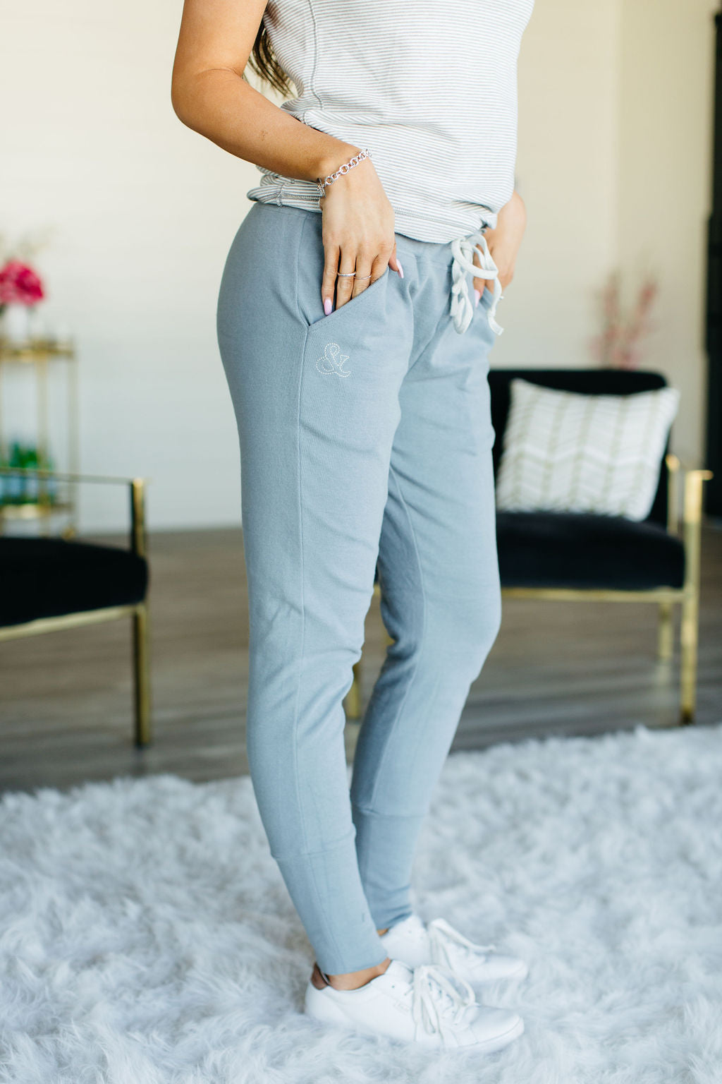 BEVIQUEEN Perfect Joggers - Ash Blue