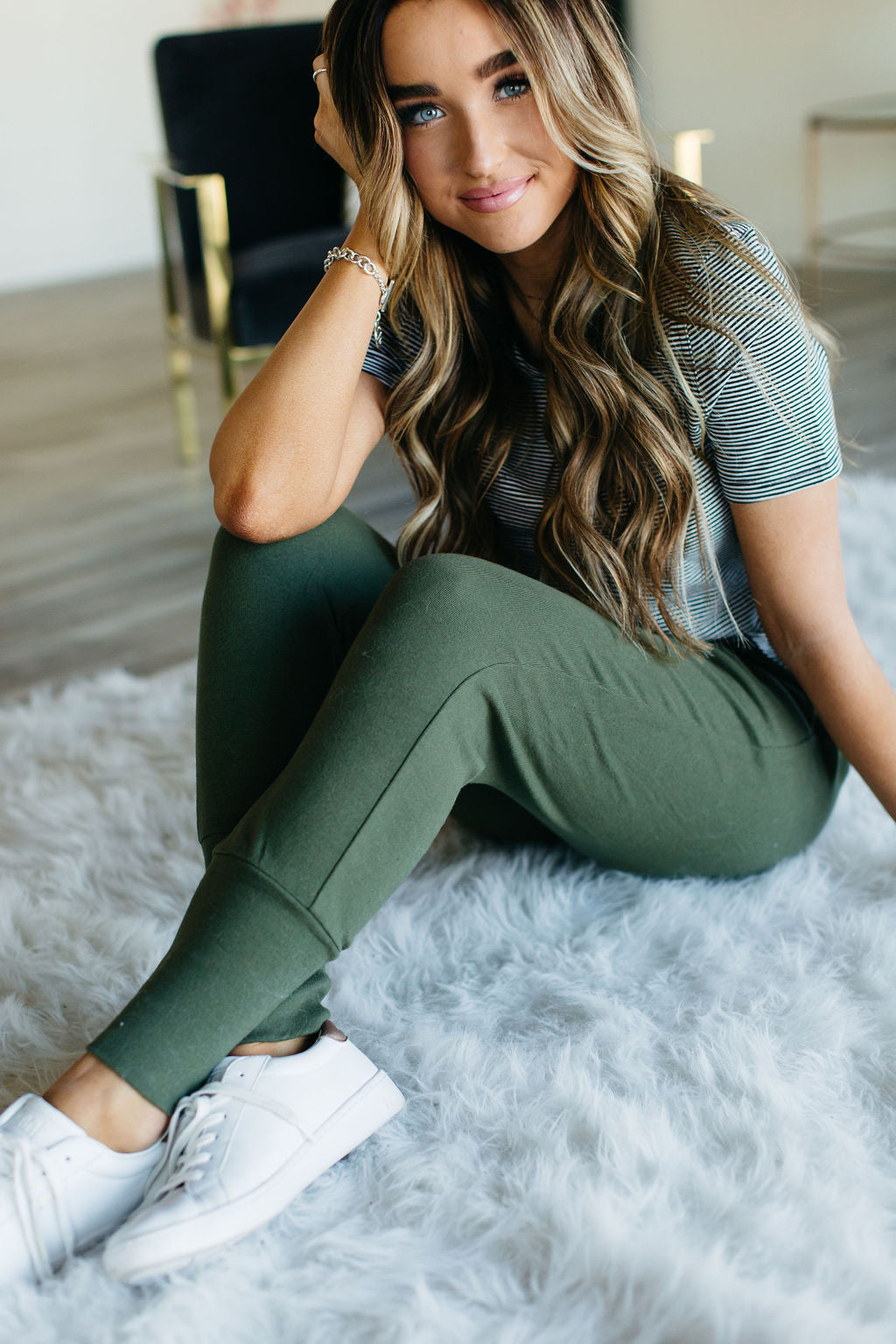 BEVIQUEEN Perfect Joggers - Olive