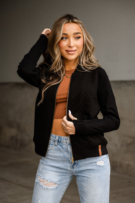 BEVIQUEEN Quilted Bomber - Black