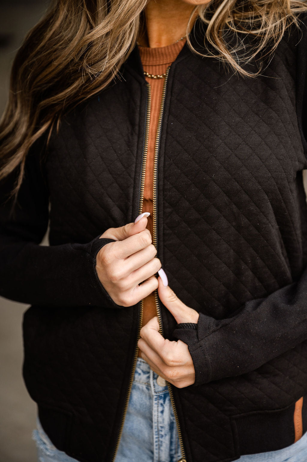 BEVIQUEEN Quilted Bomber - Black