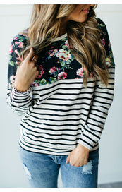 BEVIQUEEN Accent Pullover - Midnight Floral
