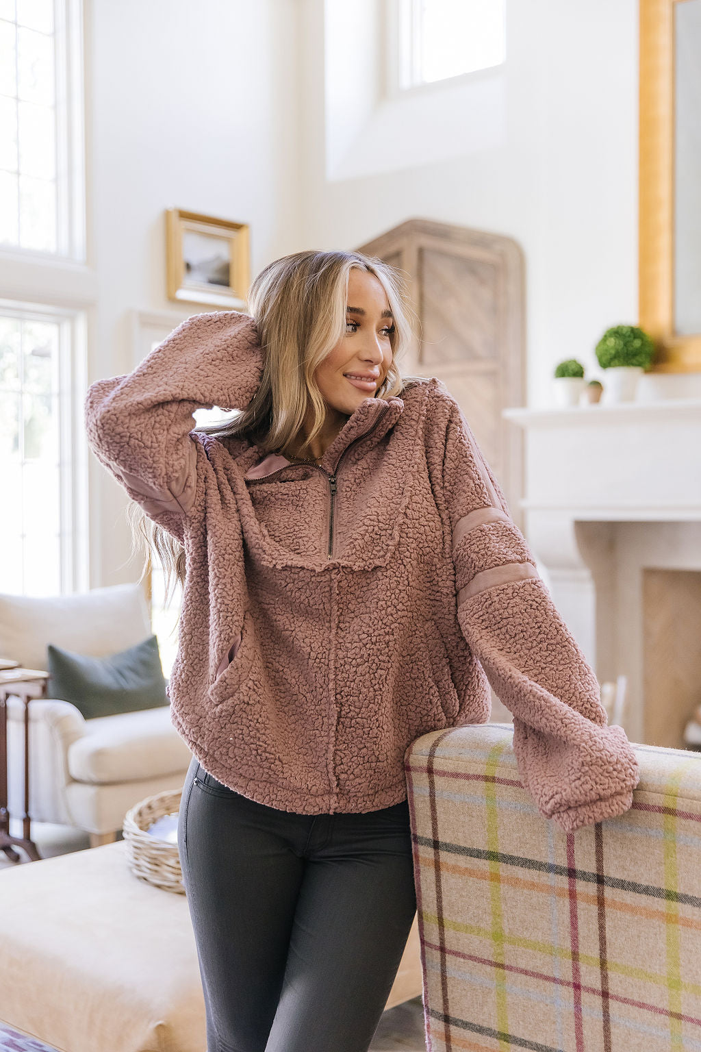 BEVIQUEEN Fluffy Pullover- Mauve