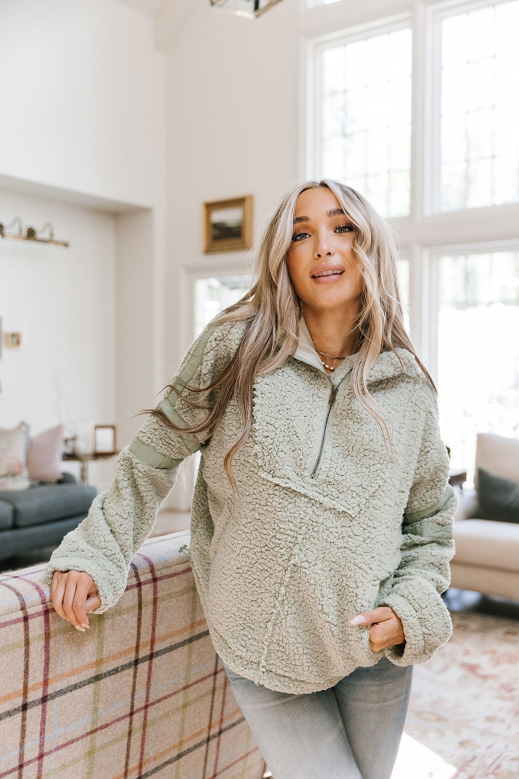 BEVIQUEEN Fluffy Pullover - Sage
