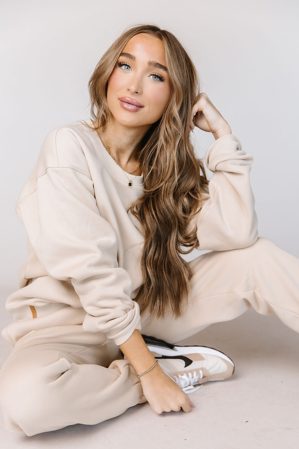 BEVIQUEEN Offline Pullover- Tan