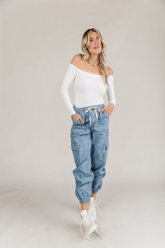 BEVIQUEEN Floral Denim Cargo Pants