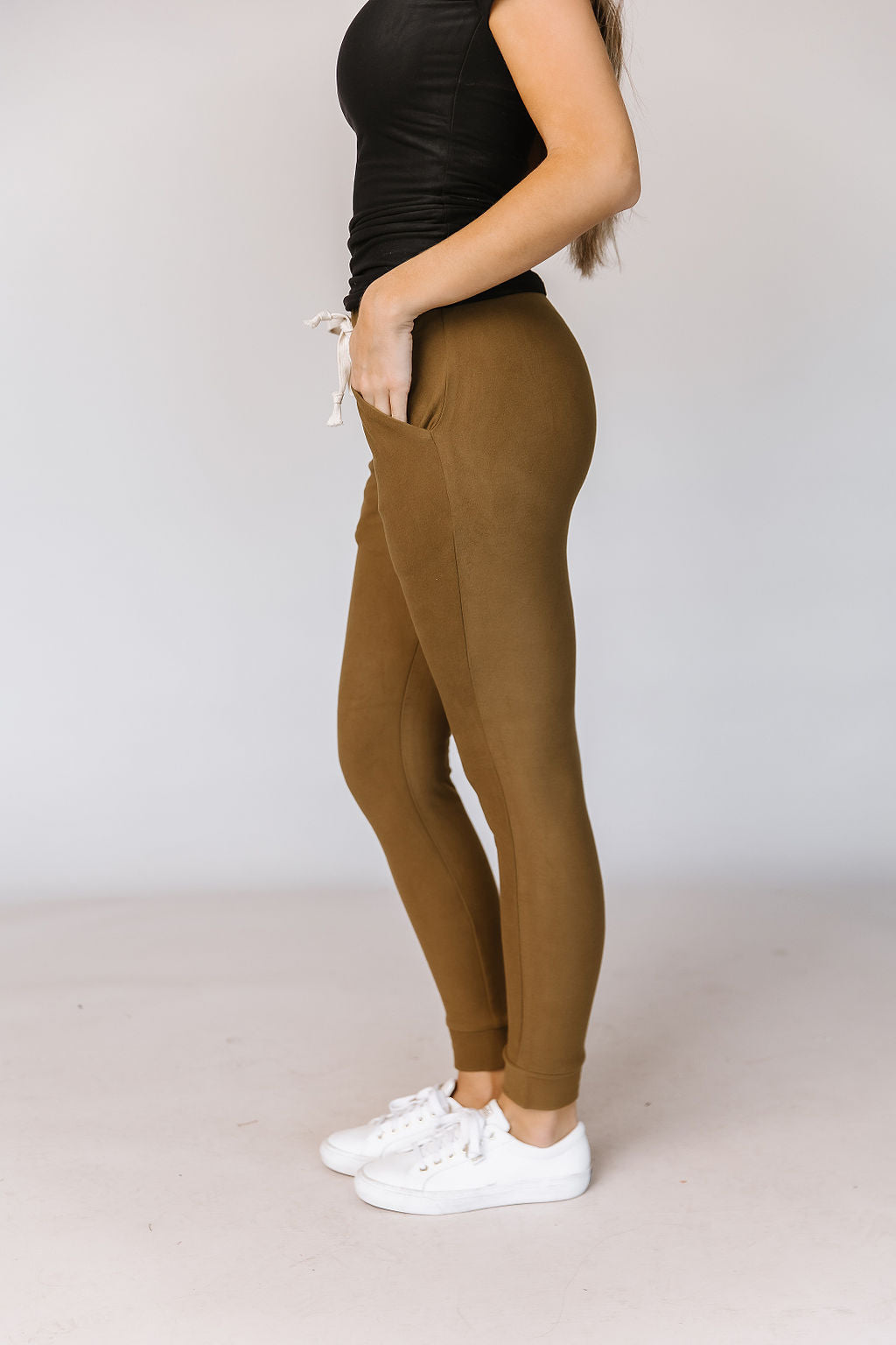 BEVIQUEEN Performance Fleece Joggers- Lemongrass