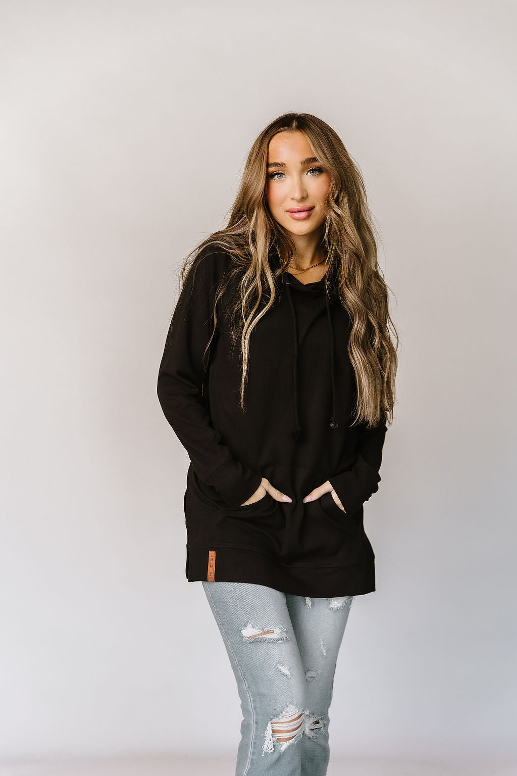 BEVIQUEEN Sideslit Hoodie - Blackout