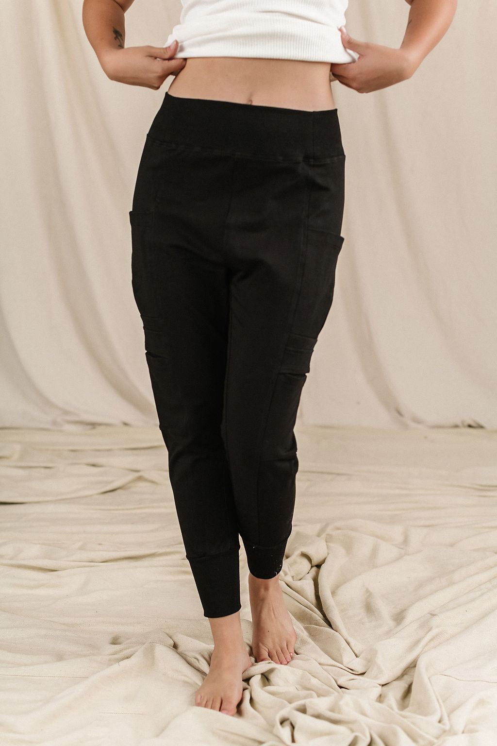 BEVIQUEEN Level Up Joggers - Black