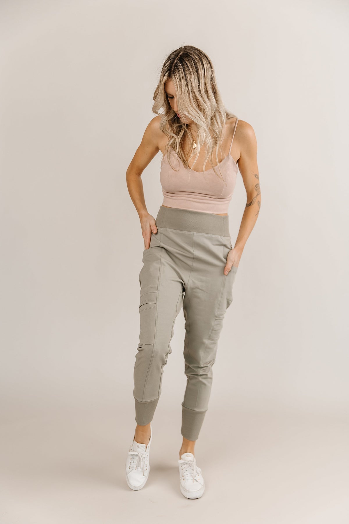 BEVIQUEEN Level Up Joggers- Sage