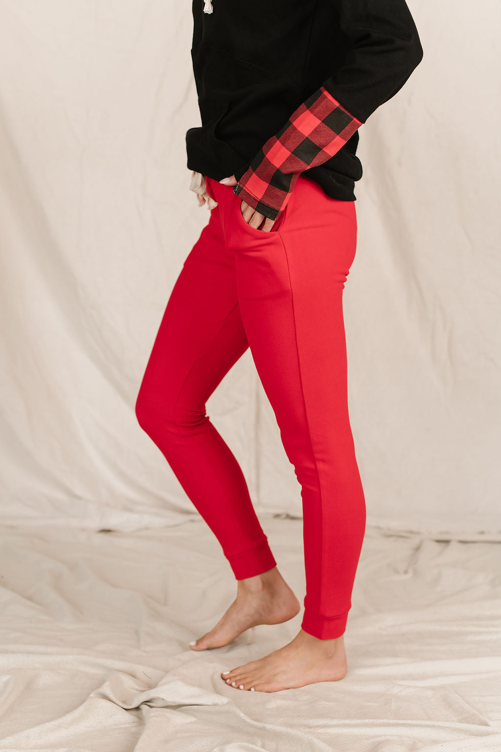 BEVIQUEEN Performance Fleece Joggers - Candy Apple