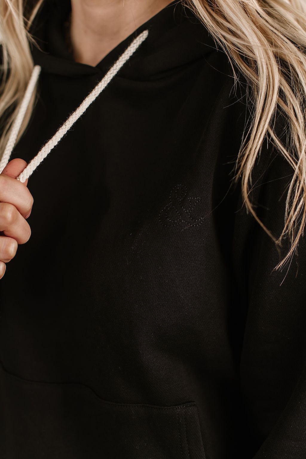 BEVIQUEEN Staple Hoodie - Black