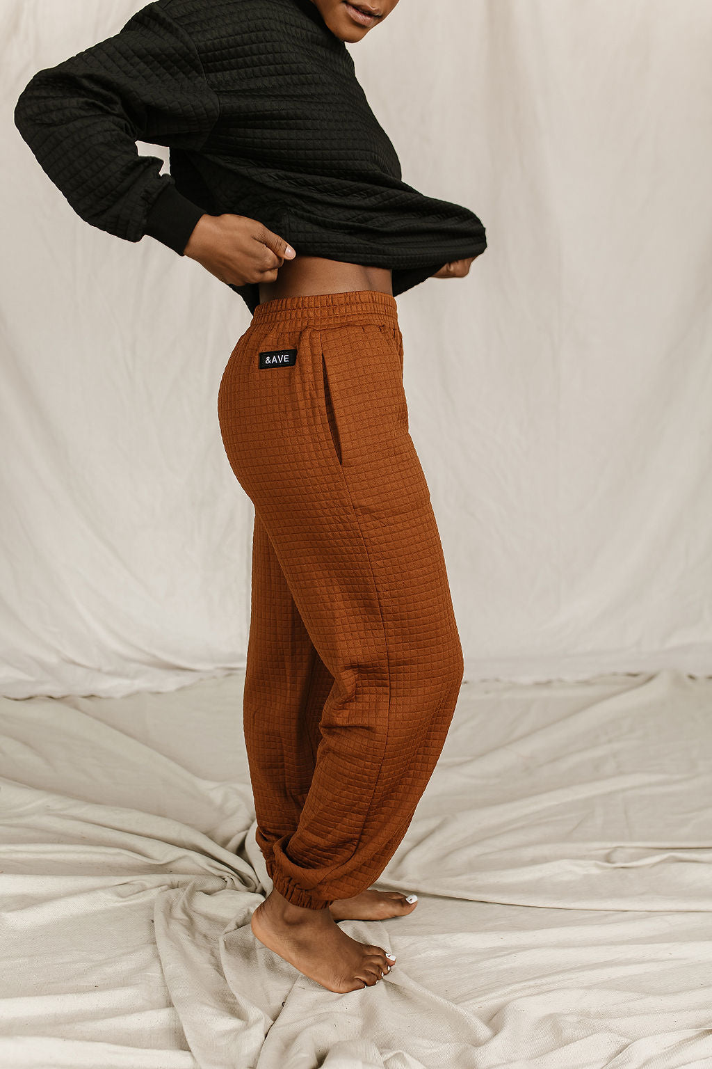 BEVIQUEEN Quilted Joggers- Copper