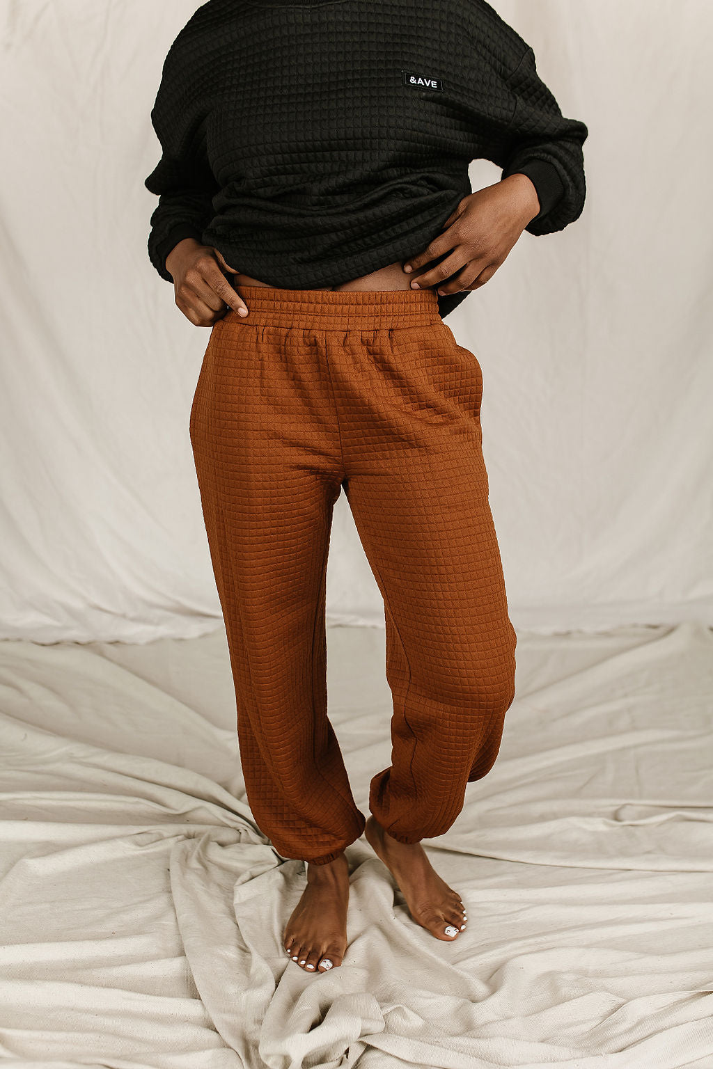 BEVIQUEEN Quilted Joggers- Copper