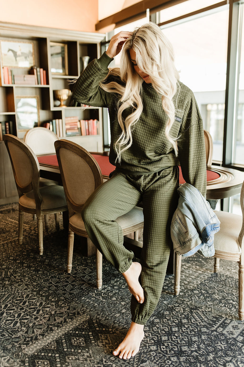 BEVIQUEEN Quilted Joggers - Olive