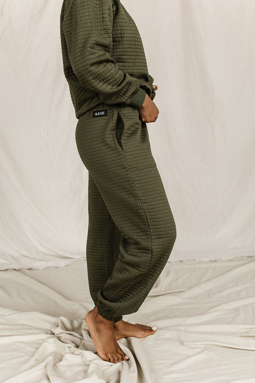 BEVIQUEEN Quilted Joggers - Olive