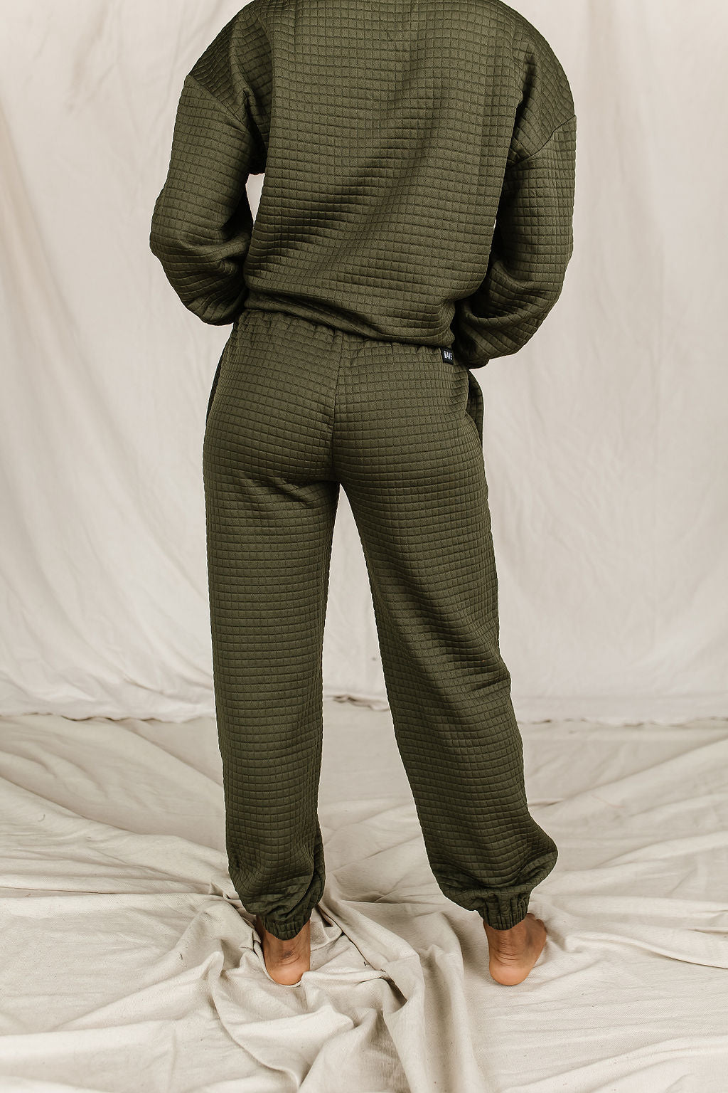 BEVIQUEEN Quilted Joggers - Olive