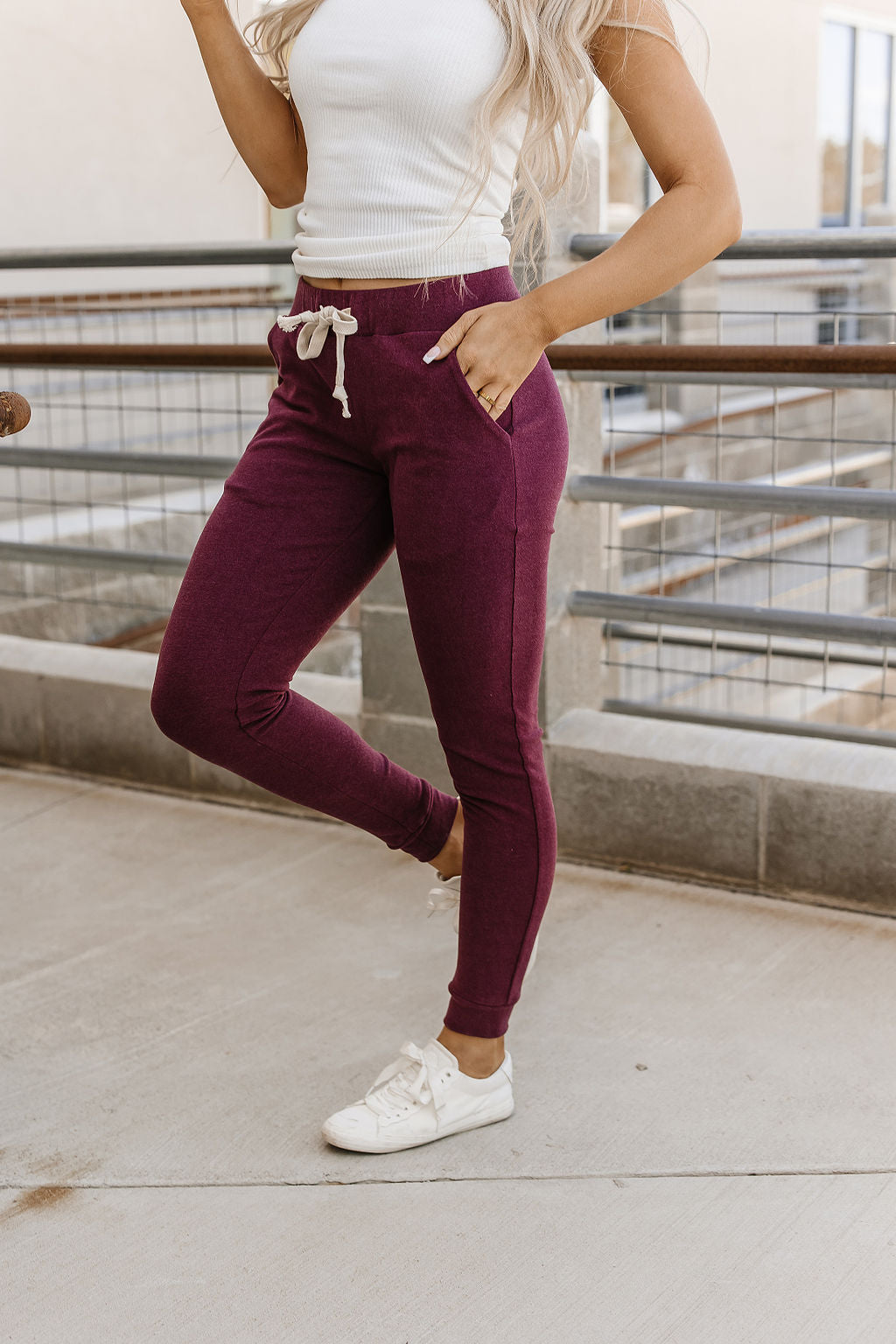BEVIQUEEN Performance Fleece Joggers - Wine