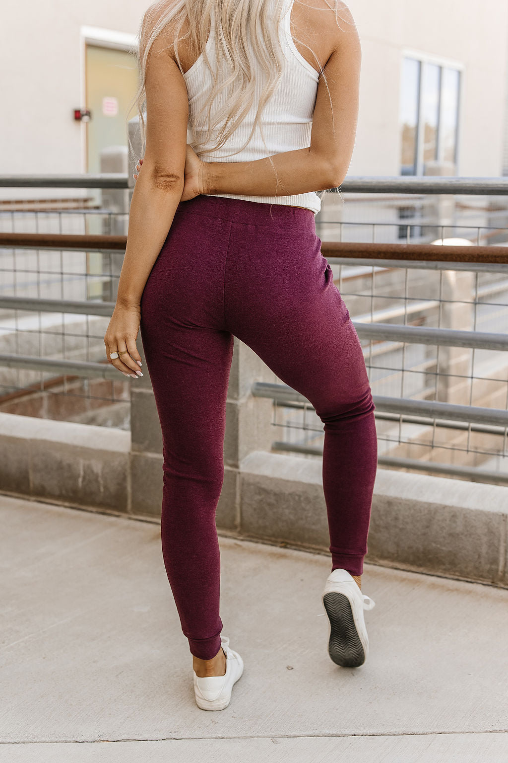 BEVIQUEEN Performance Fleece Joggers - Wine