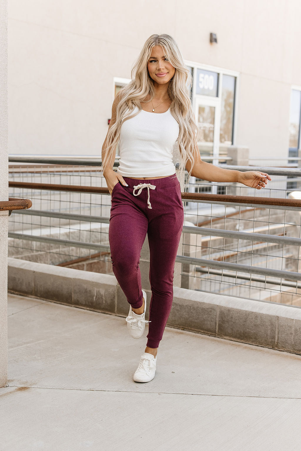BEVIQUEEN Performance Fleece Joggers - Wine