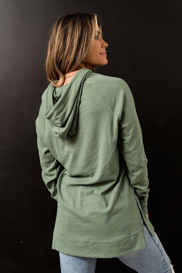 BEVIQUEEN Sideslit Hoodie - Chive