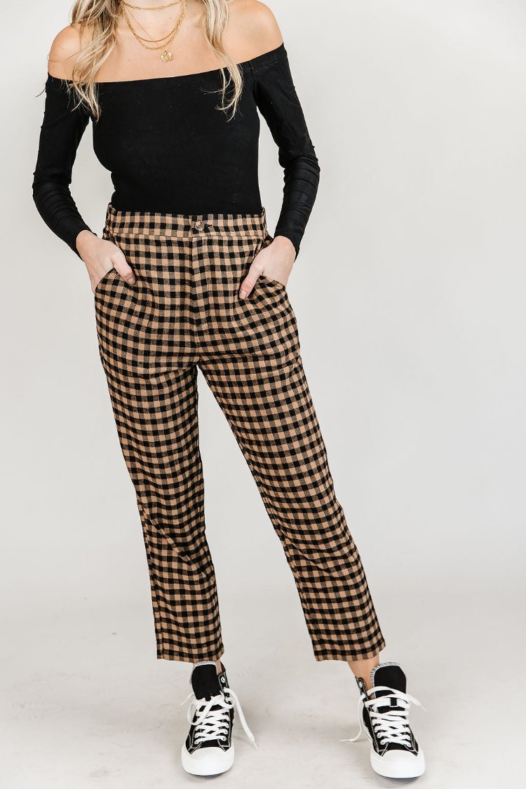 BEVIQUEEN Checked in Cropped Pants