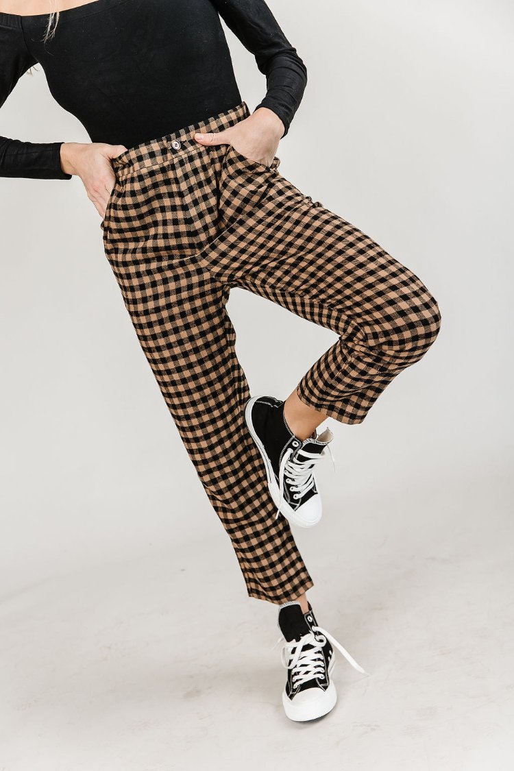 BEVIQUEEN Checked in Cropped Pants