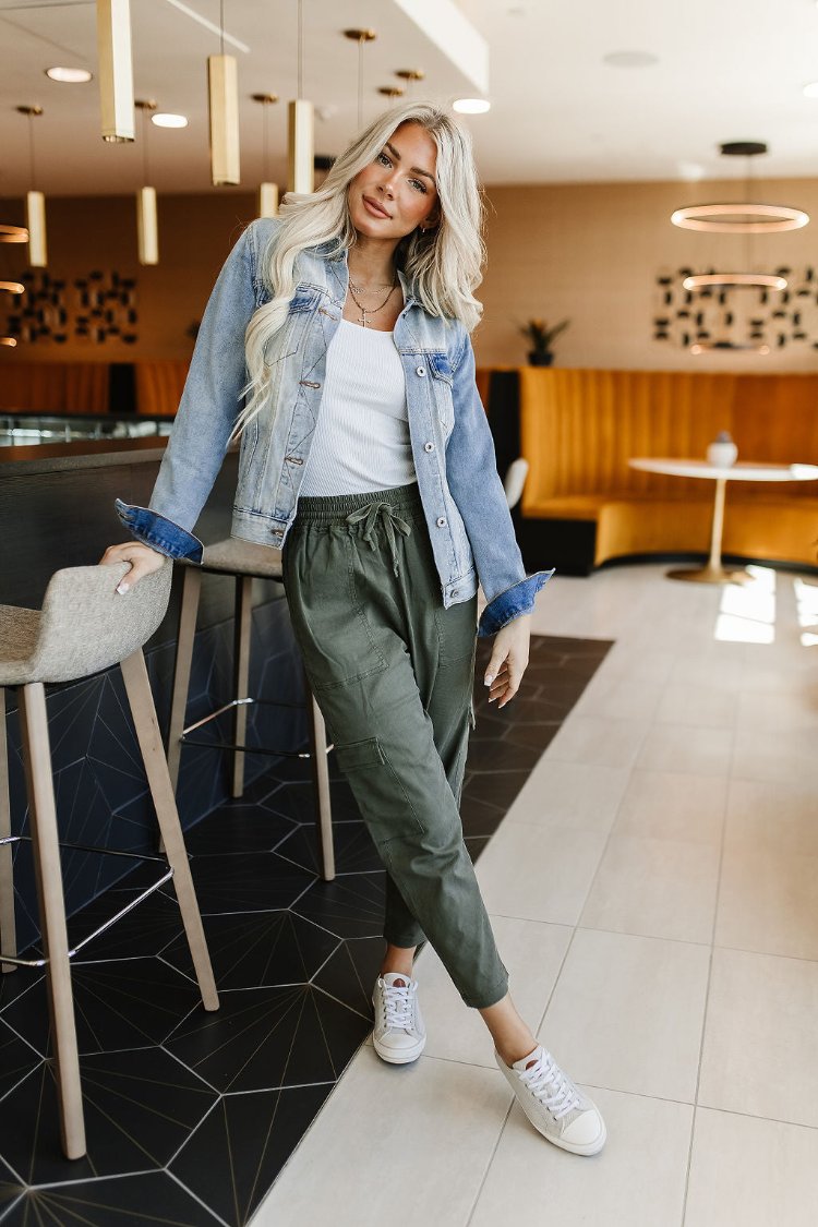 BEVIQUEEN Cargo Crop - Olive