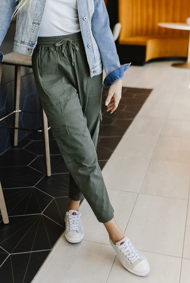 BEVIQUEEN Cargo Crop - Olive